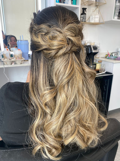 MONI HAIR BOUTIQUE