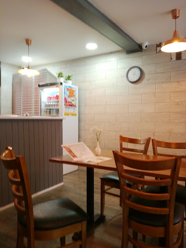 Bella Luna Pizzeria - London