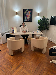 Photo n°2 de Docteur Nathaniel Malca à Paris (Chirurgien plasticien)