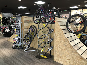 Photo n°10 de Mondovélo Alès à Alès (Magasin de réparation de vélos)