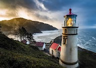 navigate to article about Heceta Head Lighthouse