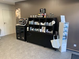 Photo n°4 de Essentiel'Beauté à Le Touvet (Salon de manucure)