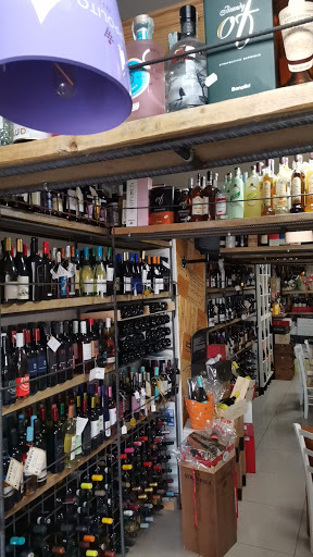 Pescheria - Enoteca - Regaleria - Vini - Liquori By Fish & Wine - Pesce Fresco