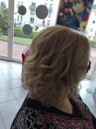 Photo n°13 de Isa Coiffure à Saint-Germain-en-Laye (Salon de coiffure)