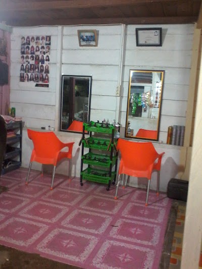 Photos of Salon Eka