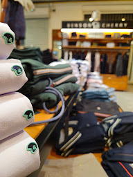 Photo n°10 de Direct Marques à Villers-Bretonneux (Magasin de costumes allemands traditionnels)