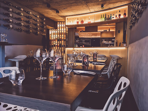Vinoteca (Bar) by null