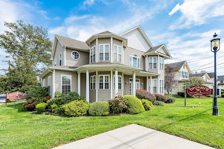 Brokers 3 Realtors 675 Broad St, Shrewsbury, NJ 07702