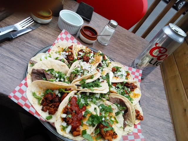 Taqueria & Birrieria Azteca