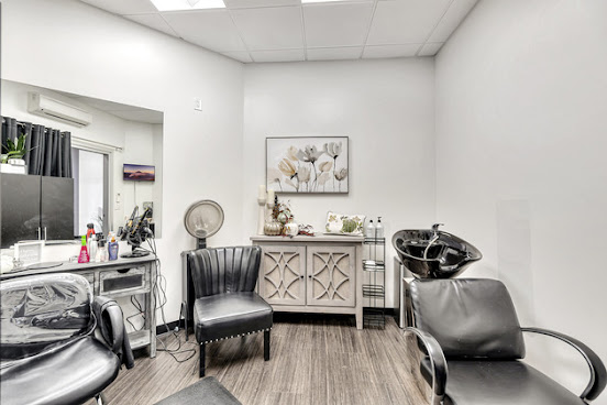 Sola Salon Studios by null