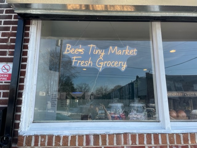 Bee's Tiny Market by null