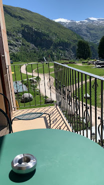 Riffelalp Resort 2222 m by null