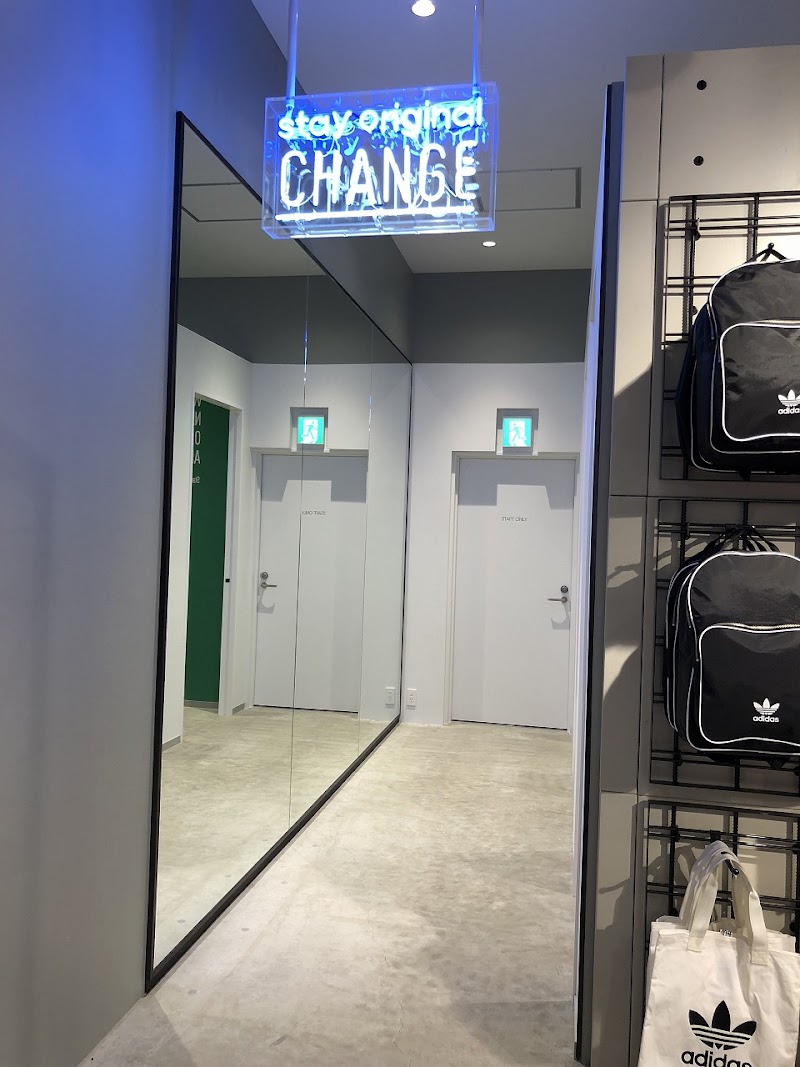 アディダス オリジナルスショップ ららぽーと名古屋みなとアクルス