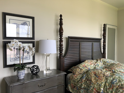 E & L Decorating Gallery - United States