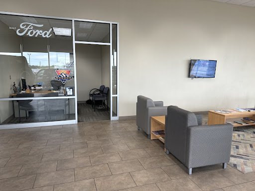 Ennis Ford - Visual