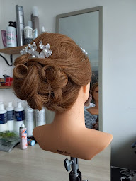 Photo n°2 de L'instant Hair by Lau à Somain (Salon de coiffure)