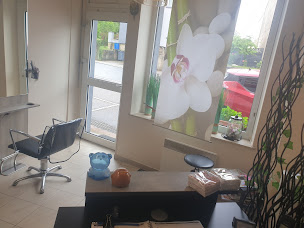 Photo n°3 de Elle & Lui Coiffure à Hettange-Grande (Salon de coiffure)