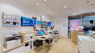 Photo n°25 de Boutique SFR Saint Quentin Route d'Amiens à Saint-Quentin (Opérateur téléphonique)