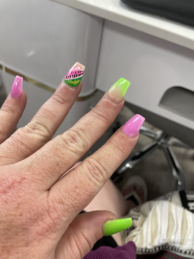 Palace Nails - Visual