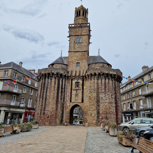 The Gate Clock - Visual