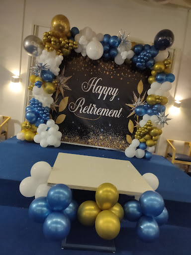 Retirement decoration post image