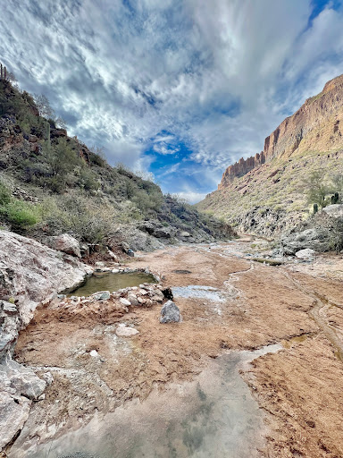 Kaiser Hot Spring Parking lot