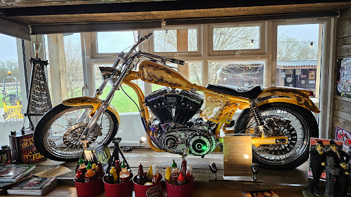 The Custom Cafe - Visual