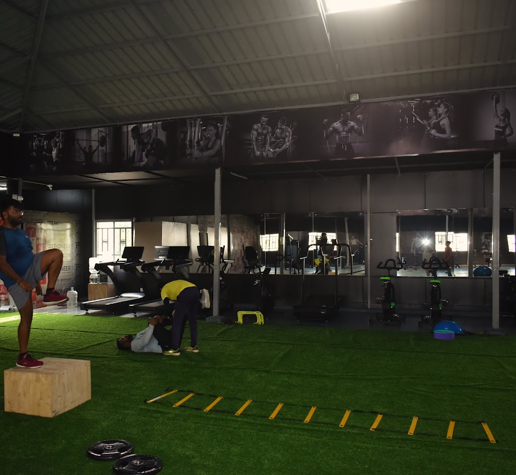 Cloud 9 Fitness Studio Unisex Fitness Center