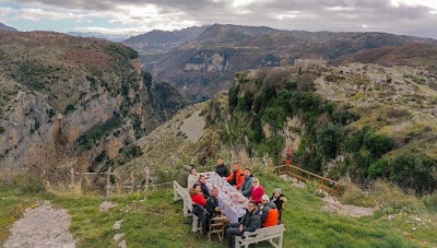 Bujtina Mbi Kanion(Guesthouse on Canyon)