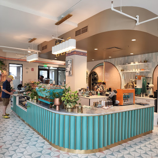 Plaza Tower & Courtyard Shops - Thumbnail