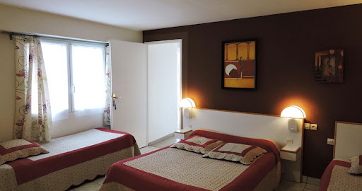 Photo de Domaine de la Fuie: Gîte proche Futuroscope, Chambre d'hôtes Futuroscope, avec piscine et table d'hôtes, proche Poitiers à Vendeuvre-du-Poitou (86380)