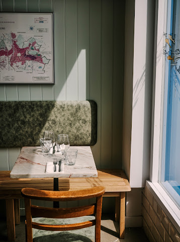 London Shell Co. Swain's Lane by null