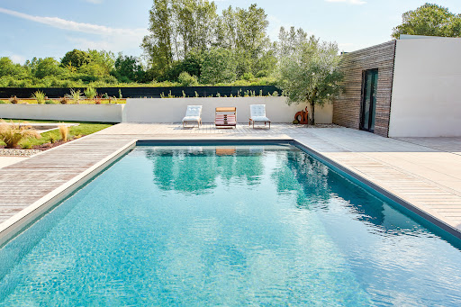 Photo de Piscines Desjoyaux Nevers - Ent. Teillais Piscines 58 à Saint-Parize-le-Châtel (58490)