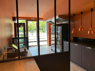 Photo n°3 de Rôtisserie Haute-Plante - Poulets Rôtis - Pièces de porc rôties à Pau à Pau (Magasin vendant du poulet)