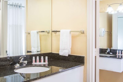 Photos of Ramada Plaza Fort Lauderdale
