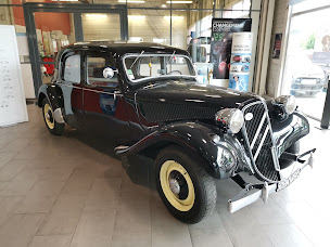 Photo n°2 de GARAGE MALLE PEUGEOT - CITROEN à Saint-Aubin-du-Cormier (Concessionnaire Peugeot)