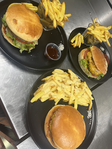 Photo 2 - C&B BURGER LOON-PLAGE