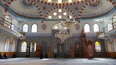 Karşıyaka Merkez Cami