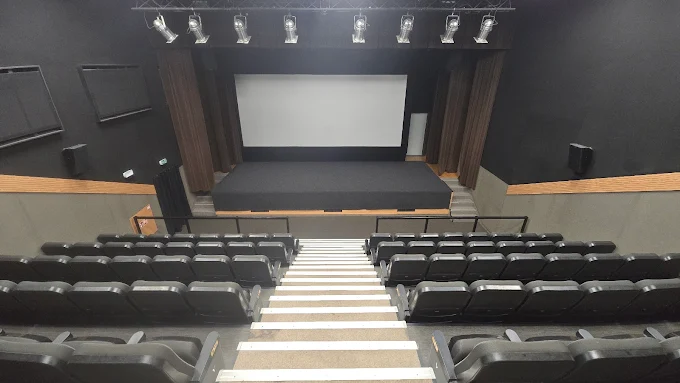 Budynek GOK w Pomiechówku