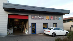 Photo n°1 de Espace Revêtements CENTRALE DES REVÊTEMENTS à Brindas (Magasin de papiers peints)