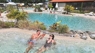 Photo n°9 de Camping 3 étoiles Le Vieux Moulin - Vensac à Vensac (Piscine extérieure)