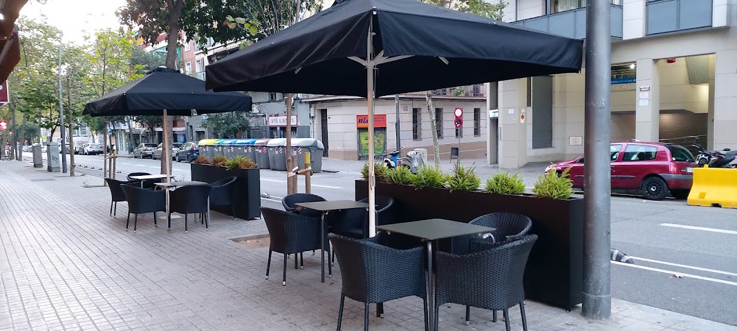 Vivari Coffee & Bakery by null