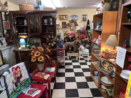 The Front Porch Flea Market Gallery - United States