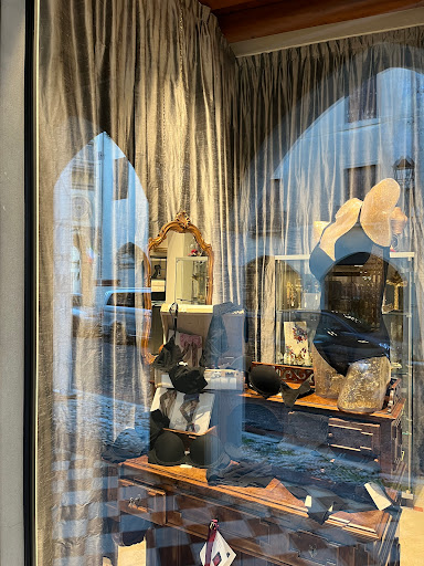 Il Capriccio - Intimo e Beachwear Gallery - Italy