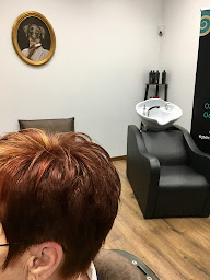 Photo n°10 de Atmosphère Coiffure, Barbier « Sylvie Petit-Poisson » kydra botanique, kydra le salon, Hair Spa, botox hair à Épernay (Barbier)