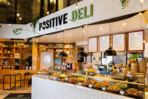 Photo n°3 de Positive Deli_Halles du marché à Versailles (Café à emporter)