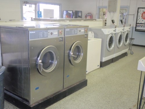 Clean laundry equipment at Virginia Beach - 32nd Street Laundry Land Laundromat in Virginia Beach, VA