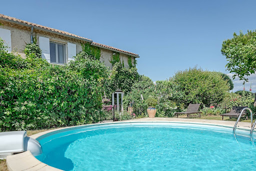 Photo de Le Mas Mellou : Gîtes et Chambres d'hôtes à la campagne avec piscine, proche Châteauneuf du Pape et Avignon, Vaucluse à Châteauneuf-du-Pape (84230)