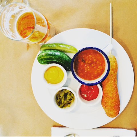 Sammy's Deluxe by null