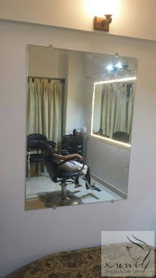 Xuni Beauty Salon karachi